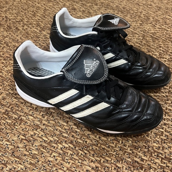 adidas Shoes - vintage style Addidas LT Samba